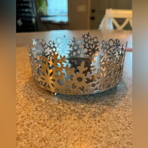 Metal candle base holder. Holiday snowflake design. Yankee candle.